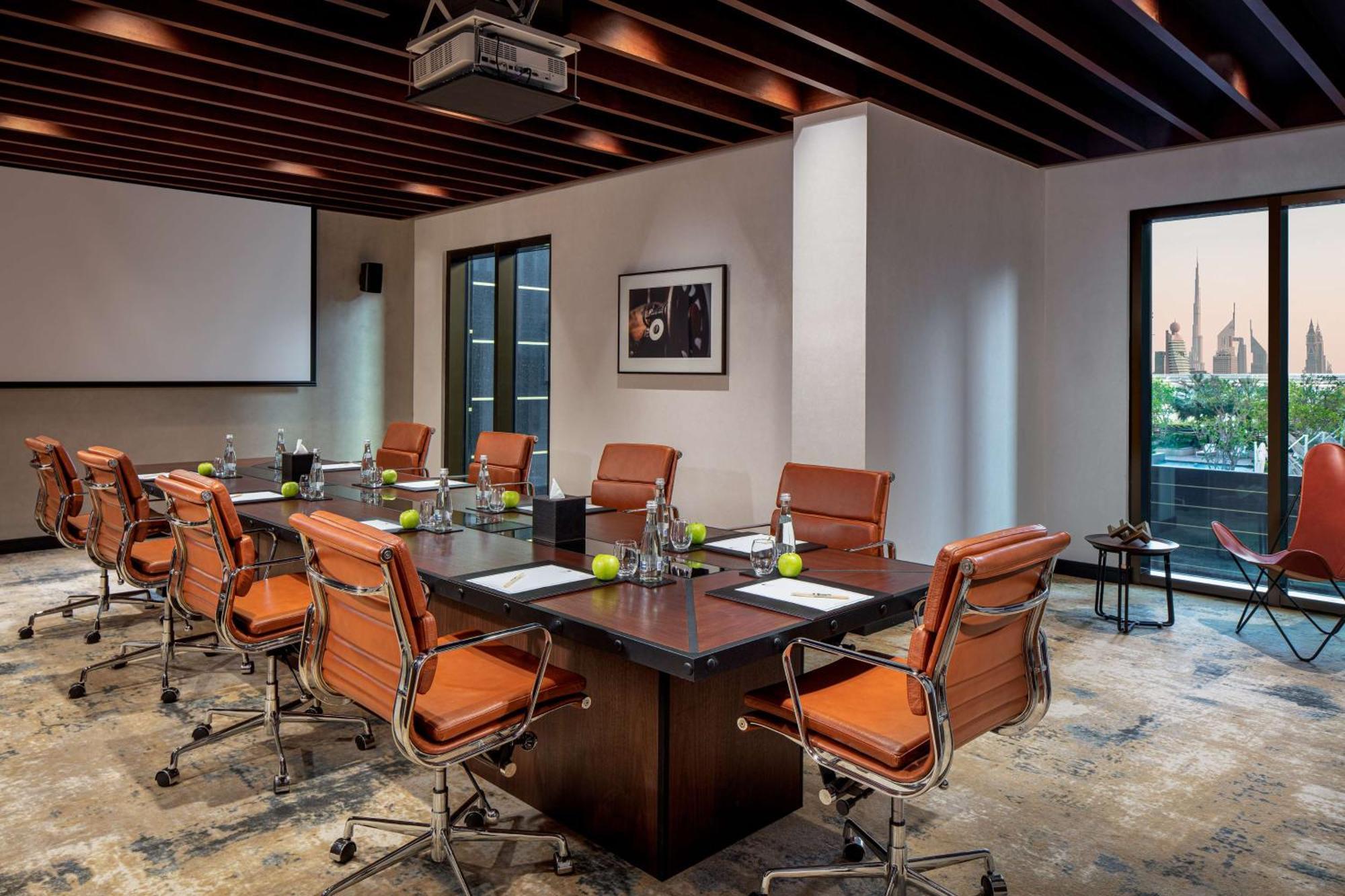 فندق ووحدات دبل تري من هيلتون دبي إم سكوير المظهر الخارجي الصورة Meeting room