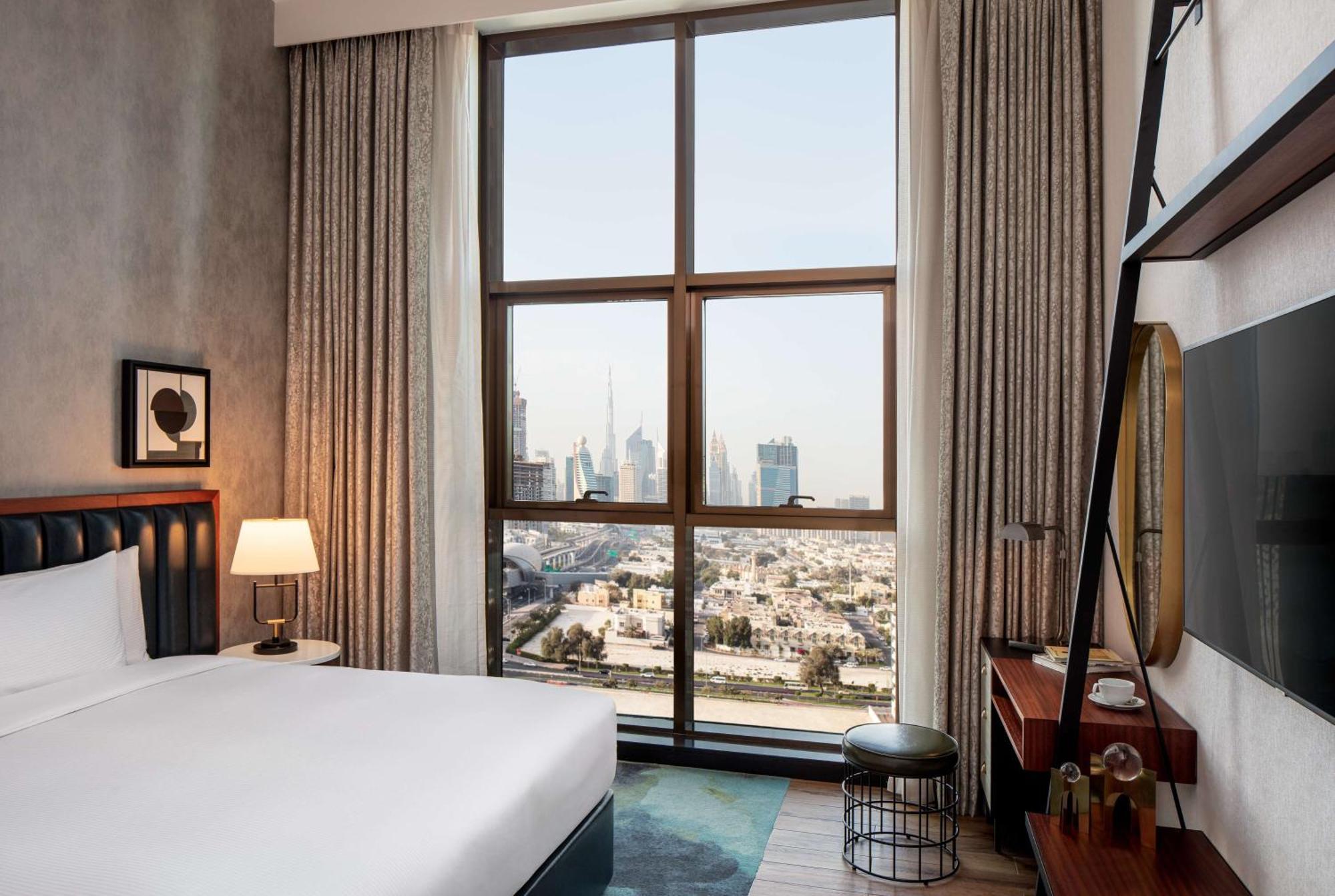 فندق ووحدات دبل تري من هيلتون دبي إم سكوير المظهر الخارجي الصورة A guest room at the hotel