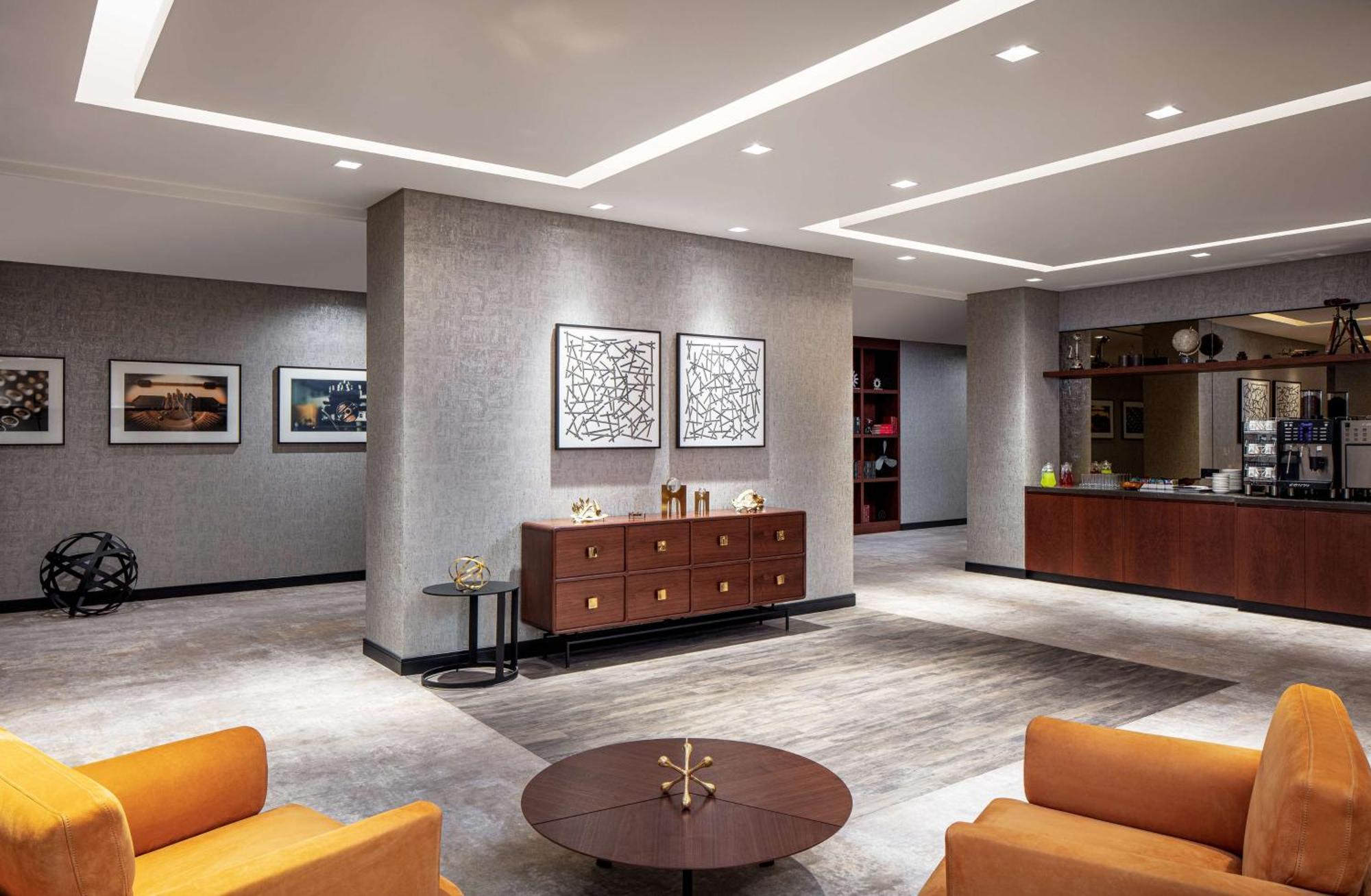 فندق ووحدات دبل تري من هيلتون دبي إم سكوير المظهر الخارجي الصورة Office interior